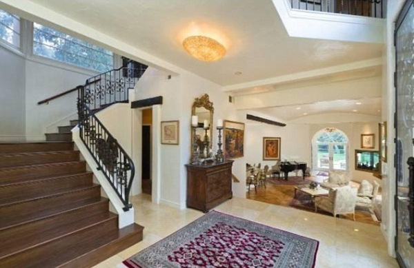 Дом Арнольда Шварценеггера: где живет железный Арни? Дом Арнольда Шварценеггера: где живет железный Арни?