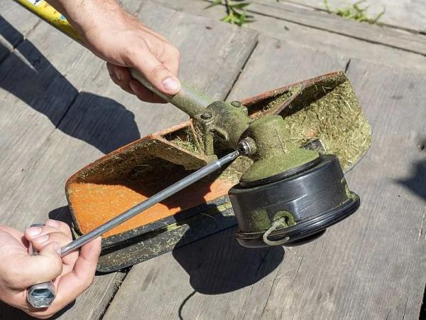 Редуктор триммера – смазка и устранение неисправностей