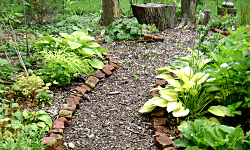 Деревянные дорожки на даче своими руками: популярные материалы изготовления Деревянные дорожки на даче своими руками: популярные материалы изготовления