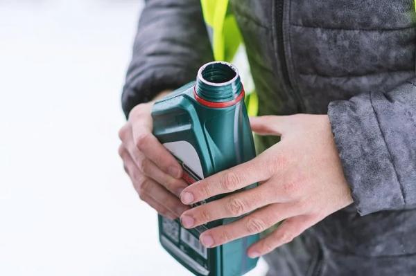 Обслуживание и правила пользования электрической цепной пилой