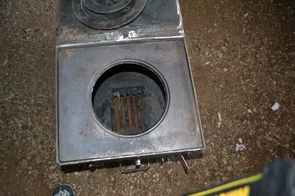 Самодельная буржуйка с варочной плитой (18 фото + описание) Самодельная буржуйка с варочной плитой (18 фото + описание)