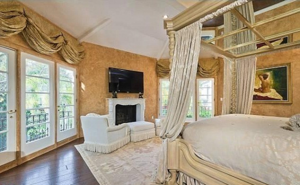 Дом Арнольда Шварценеггера: где живет железный Арни? Дом Арнольда Шварценеггера: где живет железный Арни?