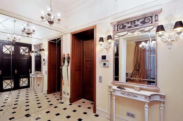 Зеркальная стена в прихожей Зеркальная стена в прихожей