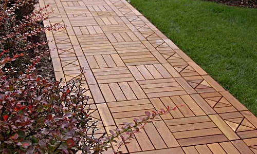 Деревянные дорожки на даче своими руками: популярные материалы изготовления Деревянные дорожки на даче своими руками: популярные материалы изготовления
