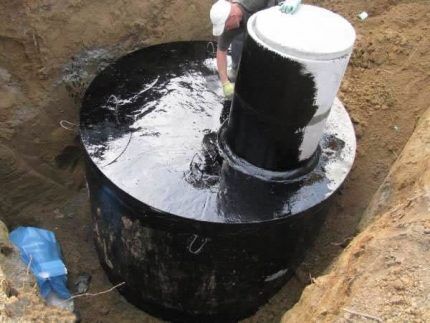 Как сооружается выгребная яма из бетонных колец: схемы + пошаговое руководство Как сооружается выгребная яма из бетонных колец: схемы + пошаговое руководство