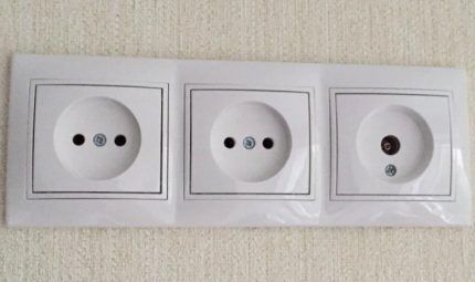 Как проверить заземление в розетке: способы проверки с помощью приборов