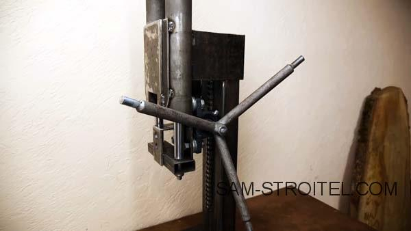 Простой сверлильный станок своими руками (39 фото изготовления) Простой сверлильный станок своими руками (39 фото изготовления)