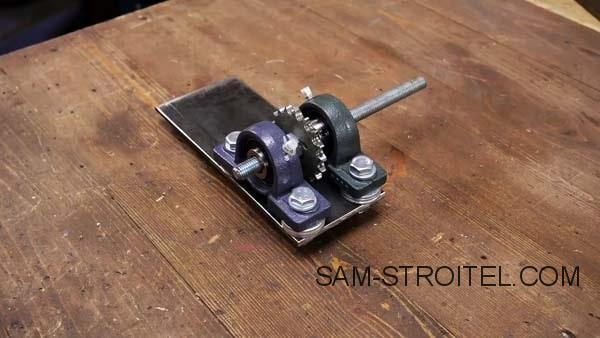 Простой сверлильный станок своими руками (39 фото изготовления) Простой сверлильный станок своими руками (39 фото изготовления)