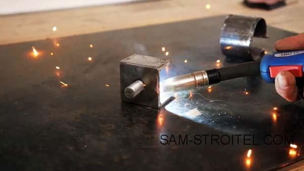 Простой сверлильный станок своими руками (39 фото изготовления) Простой сверлильный станок своими руками (39 фото изготовления)