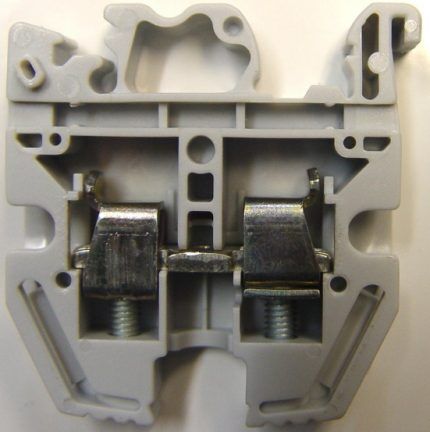 Клеммы для соединения проводов: какие клеммники лучше и как с ними работать Клеммы для соединения проводов: какие клеммники лучше и как с ними работать